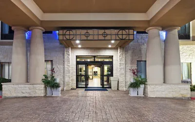 Holiday Inn Express Hotel & Suites Victoria by IHG