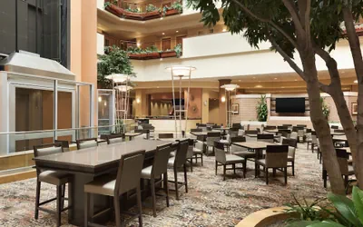 Photo 5 - Embassy Suites Omaha-La Vista/Hotel & Conference Center