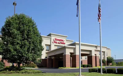 Photo 2 - Hampton Inn & Suites Murray