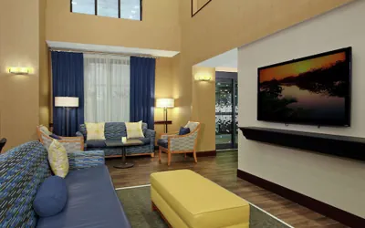 Photo 4 - Hampton Inn & Suites Murray