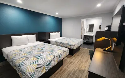 Photo 4 - Studio 6 Suites San Ysidro, CA -San Diego South Bay