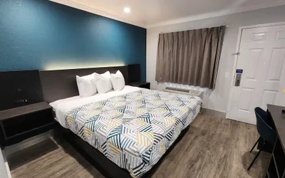 Photo 5 - Studio 6 Suites San Ysidro, CA -San Diego South Bay