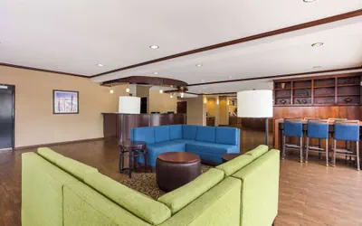 Photo 3 - Comfort Suites Saraland - North Mobile