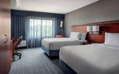 Photo 2 - Courtyard by Marriott Paramus