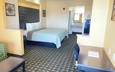 Photo 4 - Homegate Inn and Suites