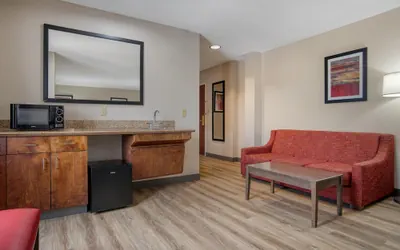 Photo 5 - Best Western Plus Philadelphia-Choctaw Hotel and Suites