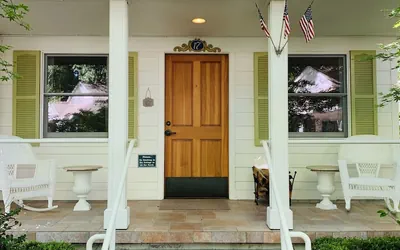 Photo 2 - Cottage Grove Inn