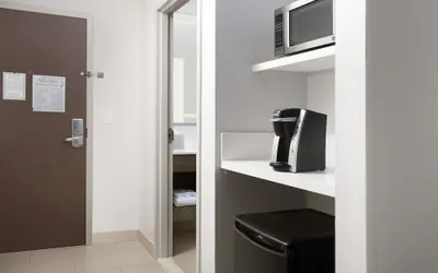 Photo 4 - Holiday Inn Express Jacksonville Beach by IHG