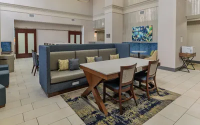 Photo 3 - Hampton Inn & Suites Florence-Downtown