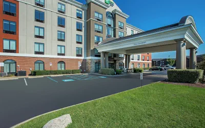 Holiday Inn Express & Suites Lebanon-Nashville Area by IHG