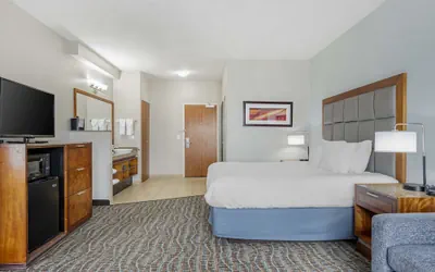 Photo 2 - Best Western Plus Peppertree Inn At Omak