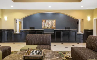Photo 3 - La Quinta Inn & Suites by Wyndham Pearland - Houston South