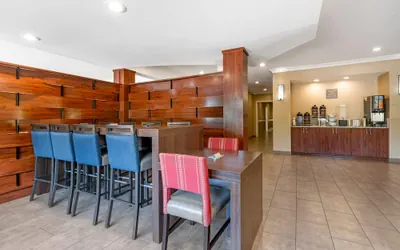 Photo 4 - Comfort Suites Elizabethtown