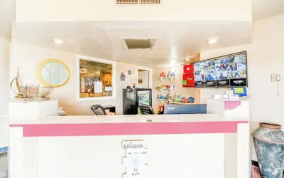 Photo 3 - Castle Inn & Suites By OYO Chickasha