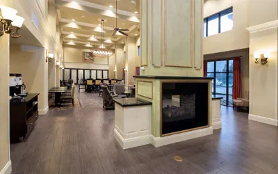 Photo 4 - Hampton Inn & Suites Baton Rouge - I-10 East