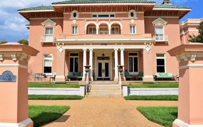 Photo 2 - JH Adams Inn, Trademark Collection by Wyndham
