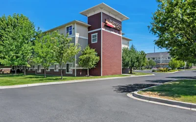 Photo 2 - Ledgestone Suites Hotel Yakima
