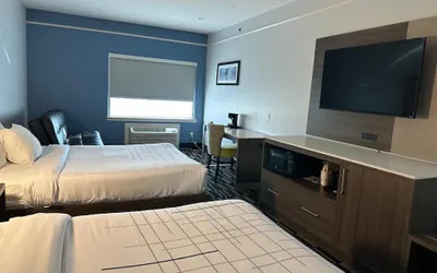 Photo 2 - La Quinta Inn & Suites by Wyndham Alamo - McAllen East