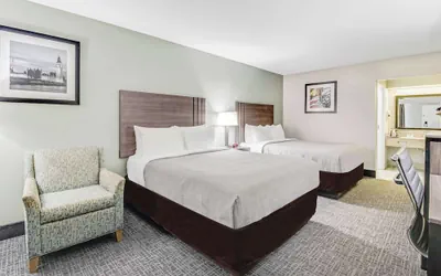 Photo 4 - Quality Inn White House