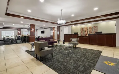 Photo 4 - La Quinta Inn & Suites by Wyndham Savannah Airport - Pooler
