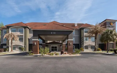 Photo 2 - La Quinta Inn & Suites by Wyndham Savannah Airport - Pooler