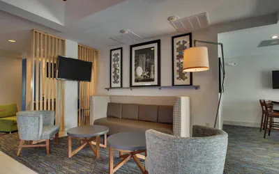Holiday Inn Express & Suites Morris by IHG
