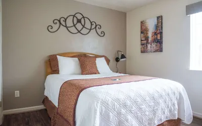 Photo 4 - Affordable Corporate Suites - Lanford