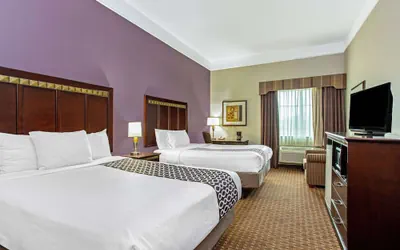 Photo 5 - La Quinta Inn & Suites by Wyndham Cleburne