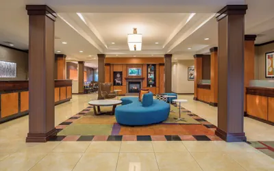 Photo 2 - Fairfield Inn & Suites by Marriott Portland North