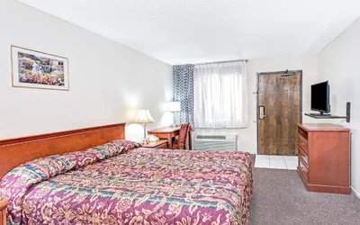 Photo 5 - Vantage Point Inn Woodland Hills