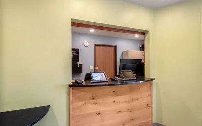 Photo 3 - Extended Stay America Select Suites - Colorado Springs - Airport