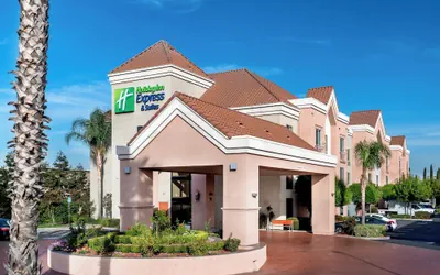 Photo 2 - Holiday Inn Express & Suites Lathrop by IHG