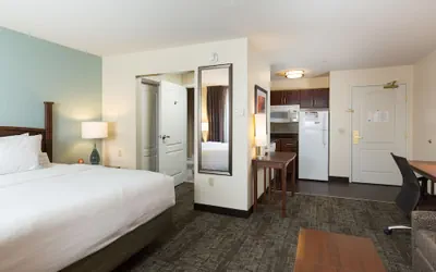 Photo 4 - Staybridge Suites Toledo - Maumee by IHG
