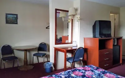 Photo 3 - Swiss Cottage Inn