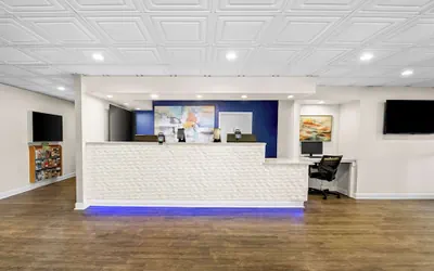 Photo 4 - SureStay Plus Hotel by Best Western Southern Pines Pinehurst