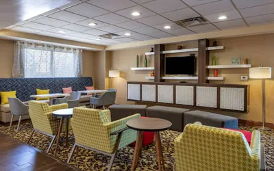 Photo 4 - Hampton Inn Norco-Corona-Eastvale