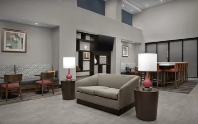 Photo 3 - Hampton Inn & Suites Lakeland-South Polk Parkway