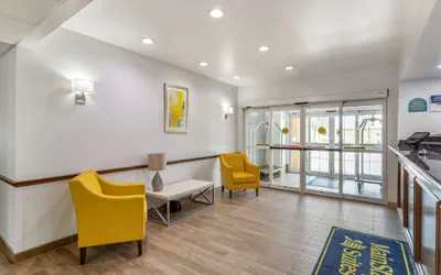 Photo 3 - MainStay Suites Port Arthur - Beaumont South