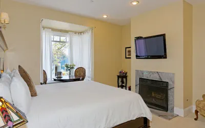 Photo 4 - The Gables Inn - Sausalito