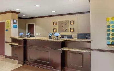 Photo 5 - Comfort Inn & Suites Northeast - Gateway
