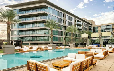 Photo 2 - W Scottsdale