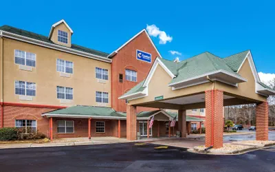 Photo 2 - Comfort Inn & Suites Fairburn - Atlanta Southwest