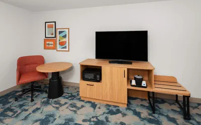Photo 4 - Hampton Inn & Suites Alexandria