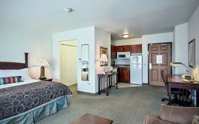 Photo 5 - Staybridge Suites Rockford by IHG