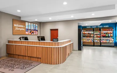 Photo 5 - Hampton Inn & Suites National Harbor - Alexandria Area