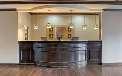 Photo 4 - Comfort Suites Alexandria North