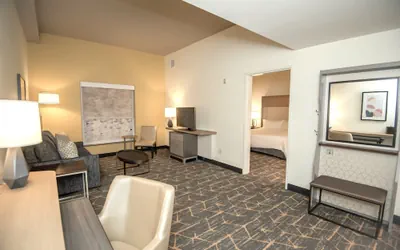 Photo 4 - Holiday Inn & Suites Oakland Airport by IHG