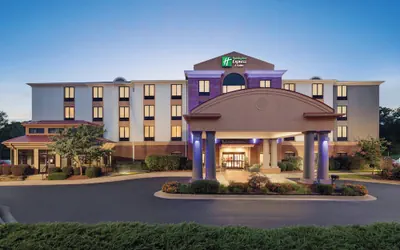 Photo 2 - Holiday Inn Express Hotel & Suites Lavonia by IHG