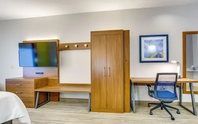 Photo 3 - Holiday Inn Express Vincennes by IHG