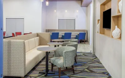 Holiday Inn Express & Suites Texarkana by IHG